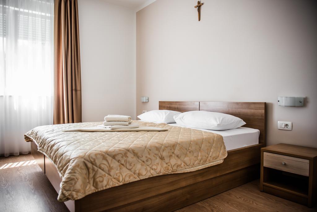 Hotel Pansion Martin à Međugorje Extérieur photo